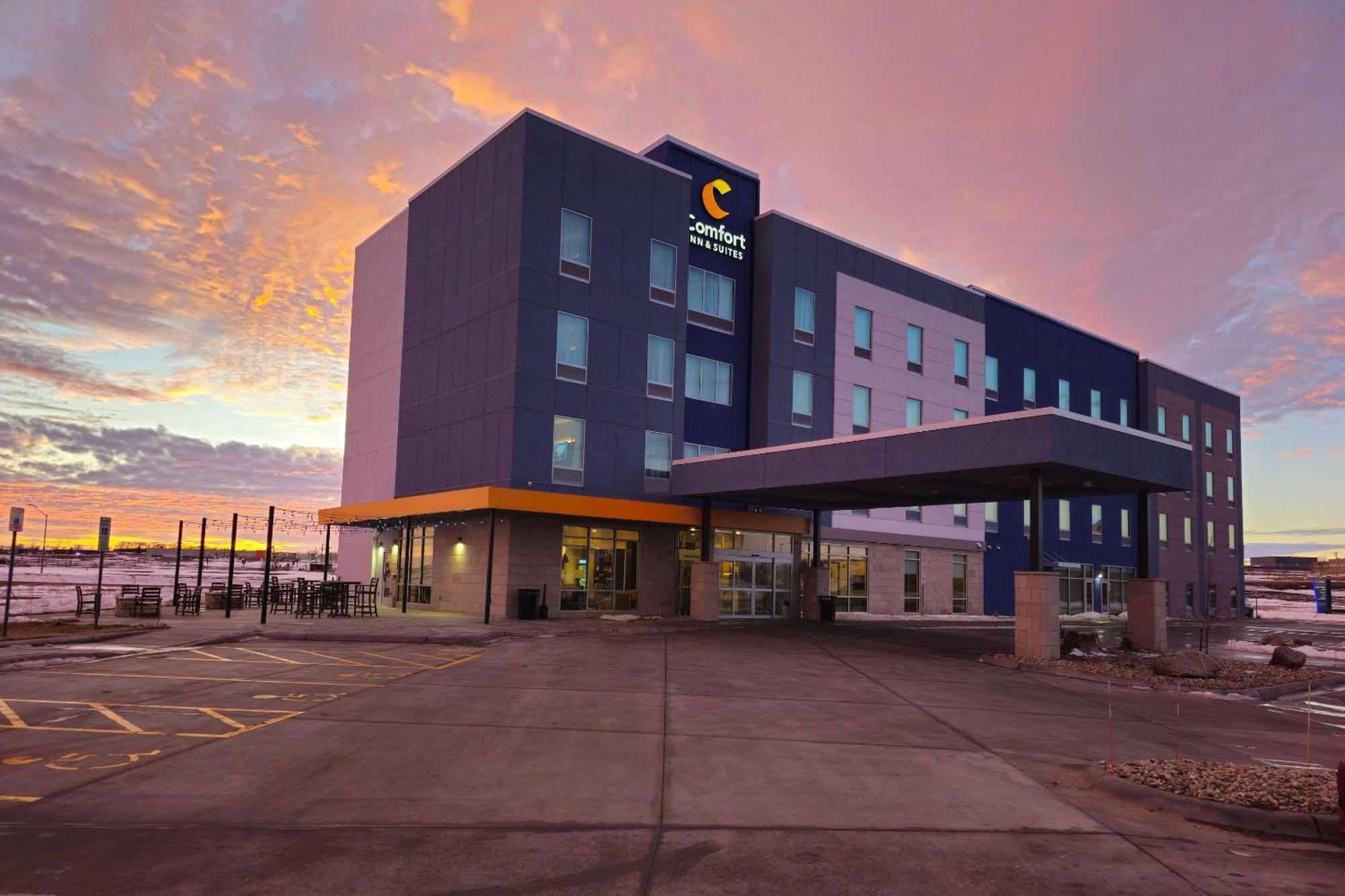 Comfort Inn & Suites At Sanford Sports Complex Sioux Falls Bagian luar foto